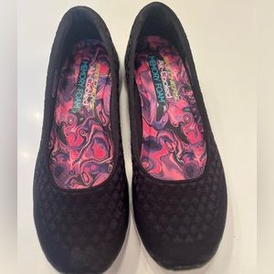 Skechers Slip On, air cooled with memory foam